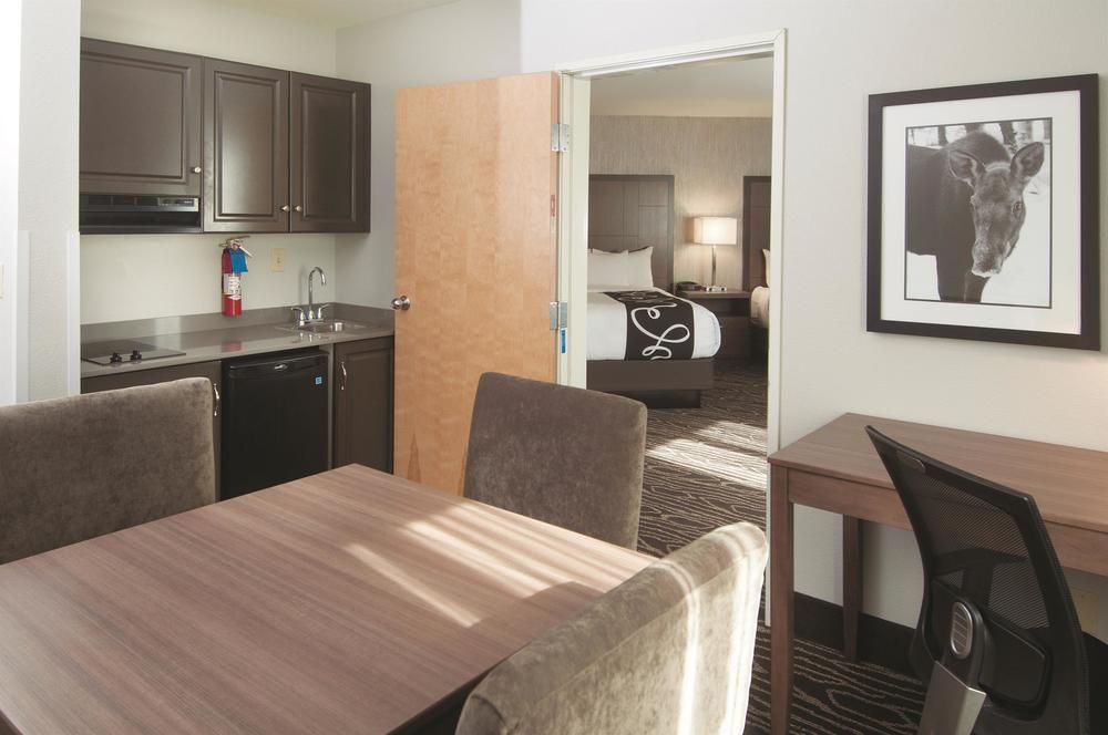 מלון La Quinta By Wyndham Fairbanks Airport מראה חיצוני תמונה