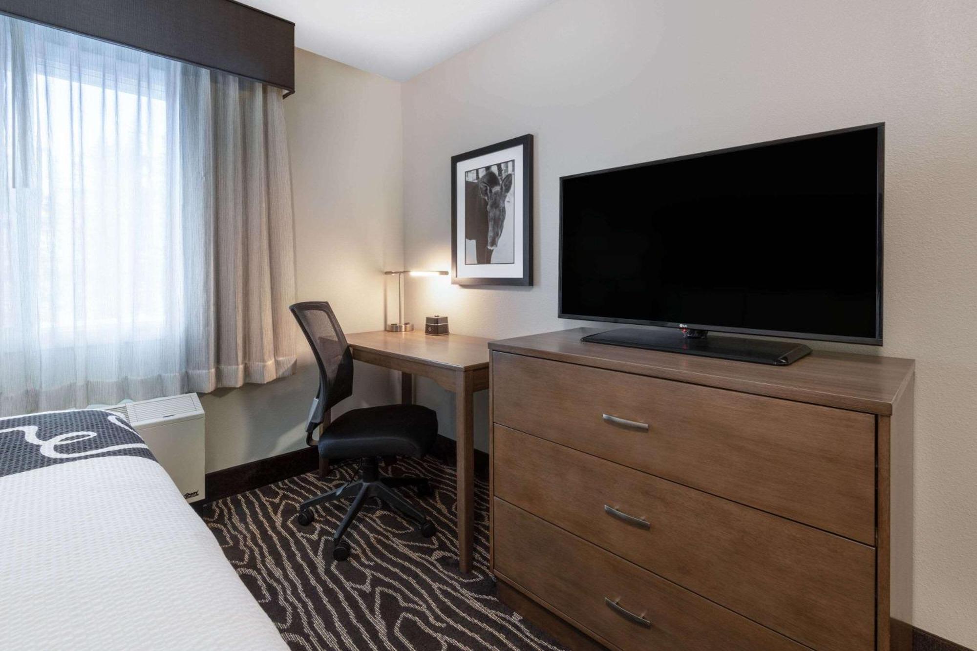 מלון La Quinta By Wyndham Fairbanks Airport מראה חיצוני תמונה
