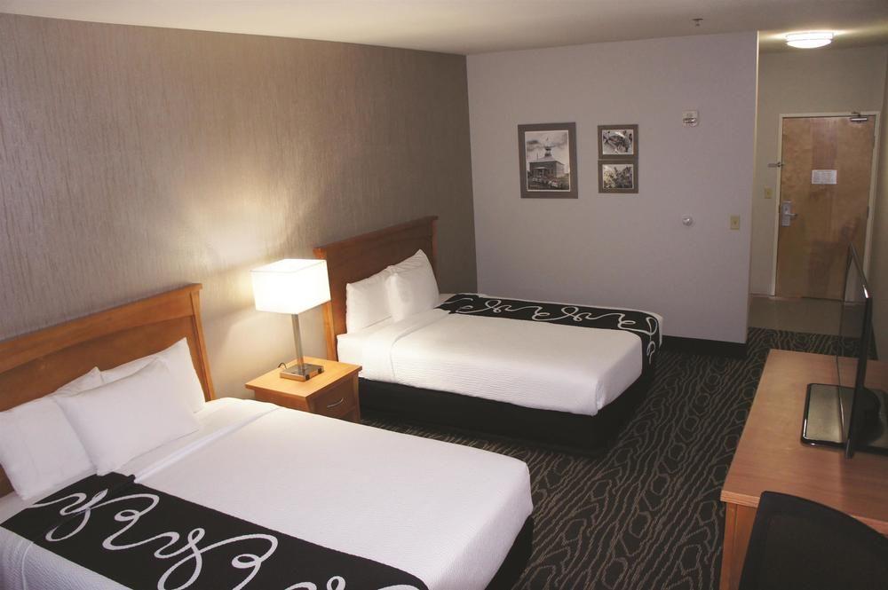 מלון La Quinta By Wyndham Fairbanks Airport מראה חיצוני תמונה